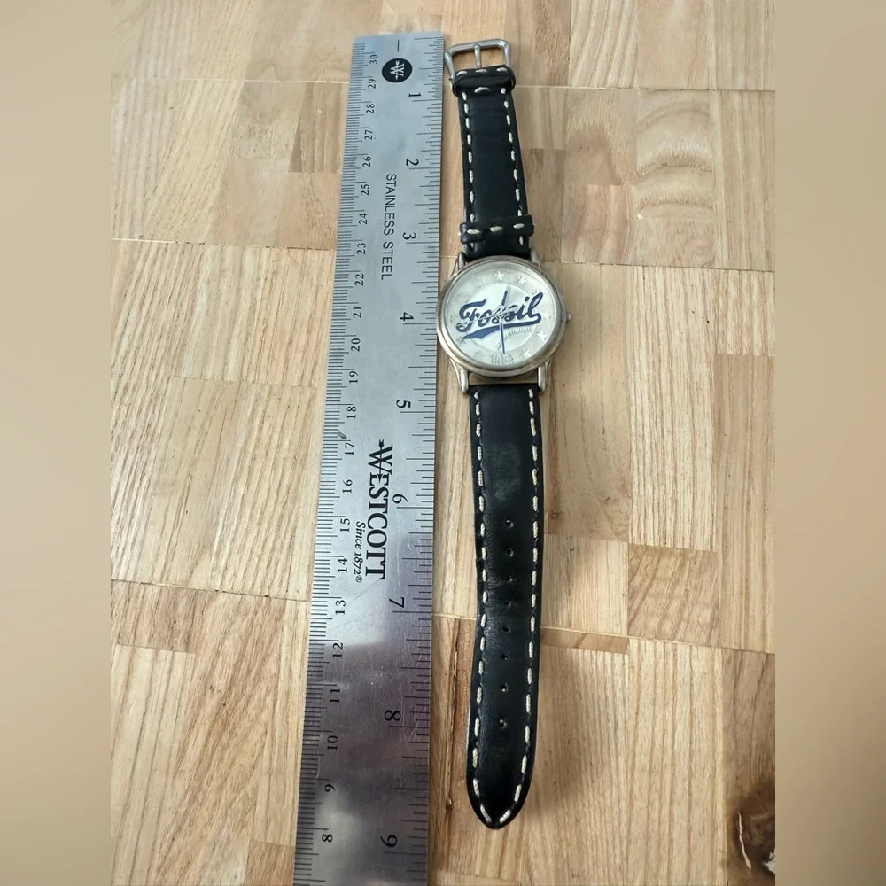 Vintage fossil roadtrip collection baseball theme leather watch NEW BATTERY